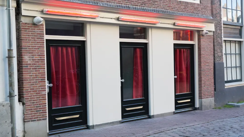 De Wallen Amsterdam canals and red lights