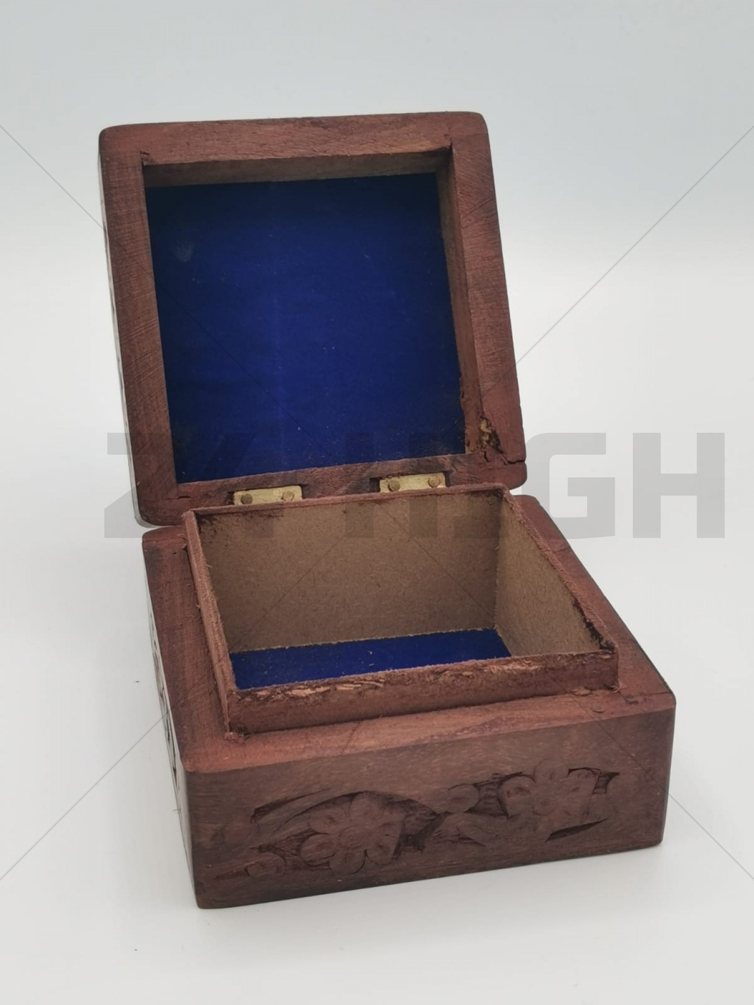 Wood Box With Leaf (11 x 11 x 6 cm)